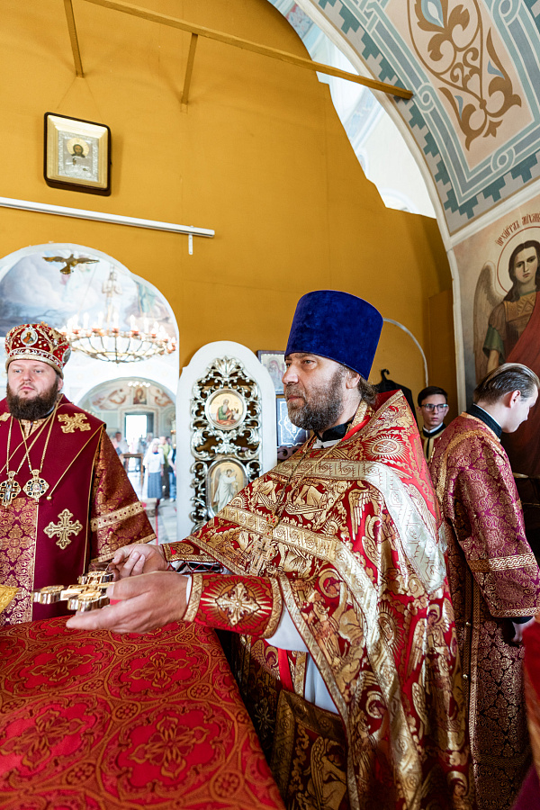 Архиерейское богослужение в Борисо-Глебском храме села Енино г.о. Серпухов